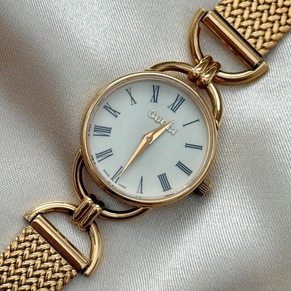AUTHENTIC VINTAGE GUCCI GOLD WATCH - Picture 4 of 7